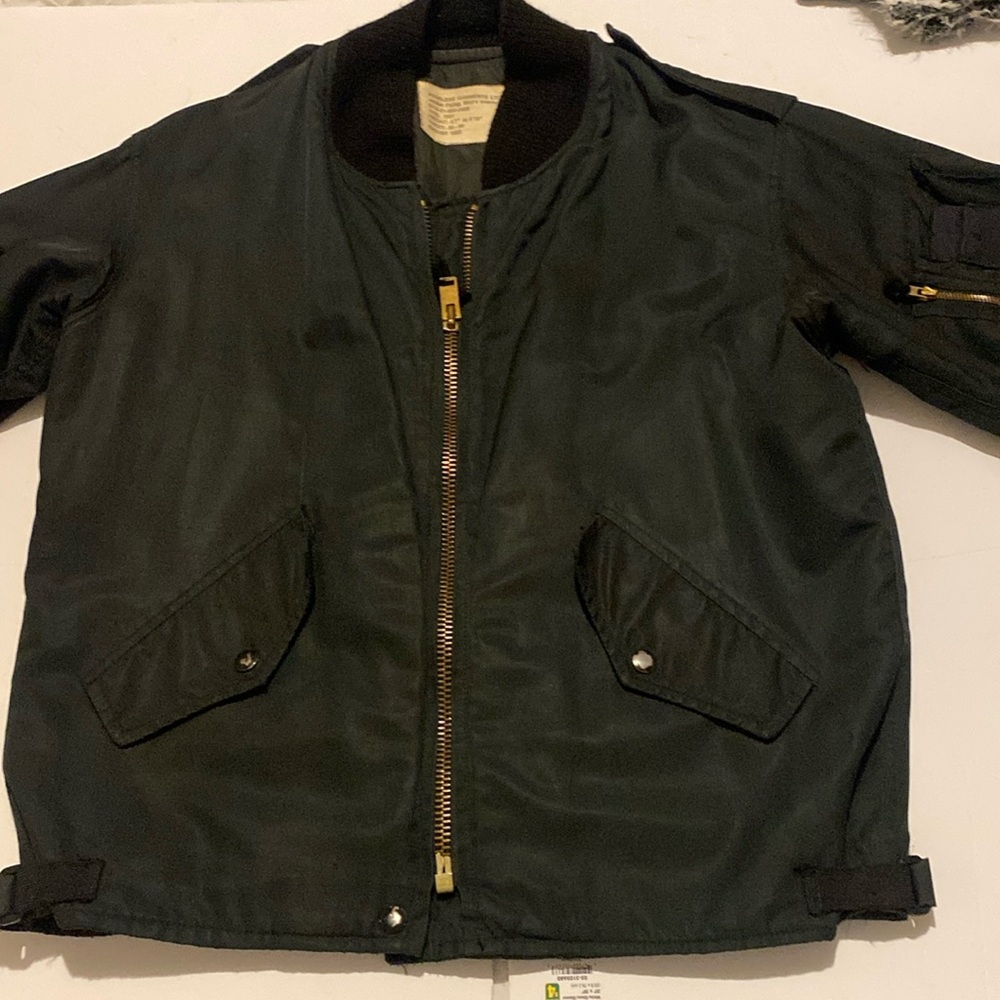 Vintage men’s flying jacket in good condition very sturdy lots of pockets